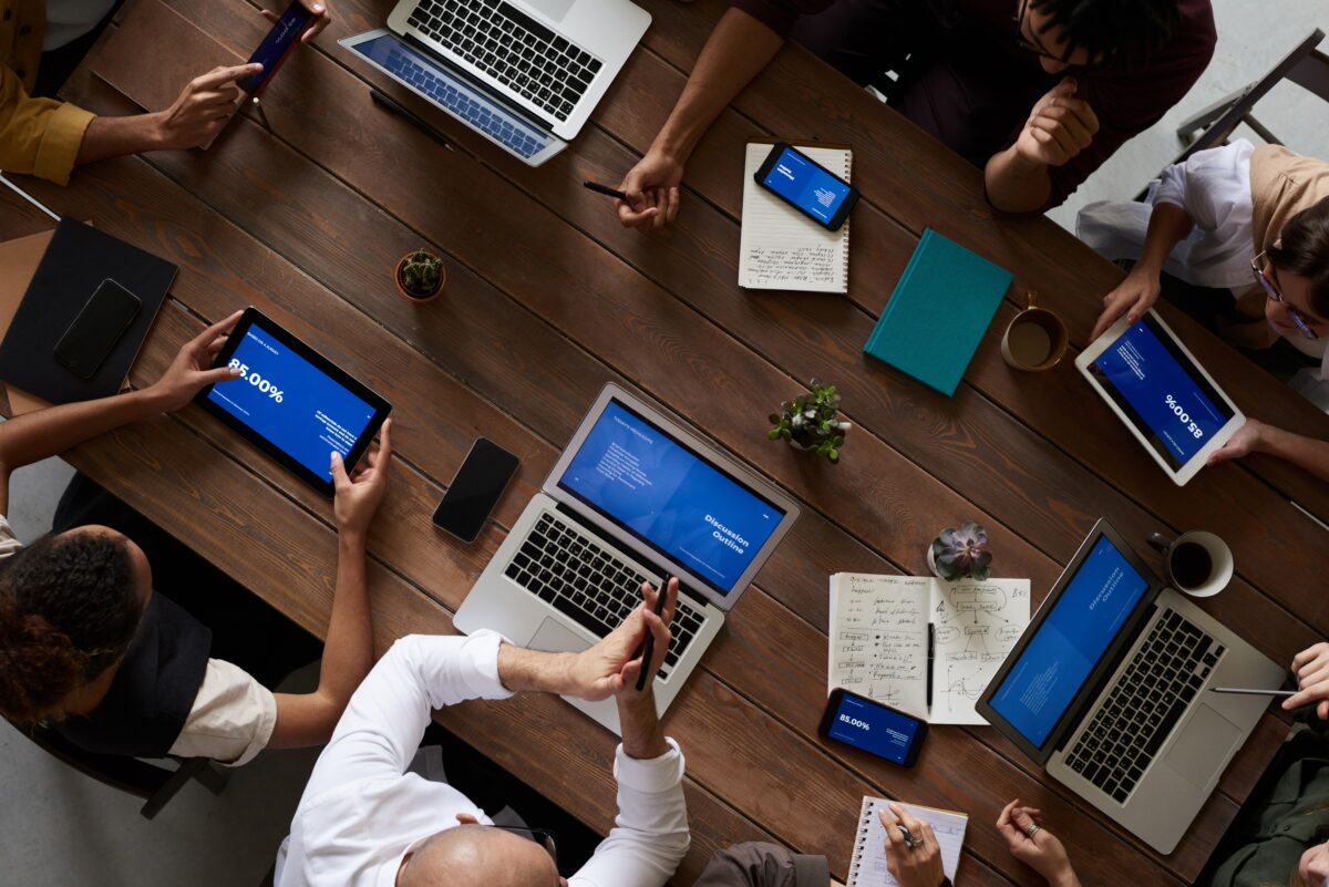 How to master your power, influence and presence in the virtual environment